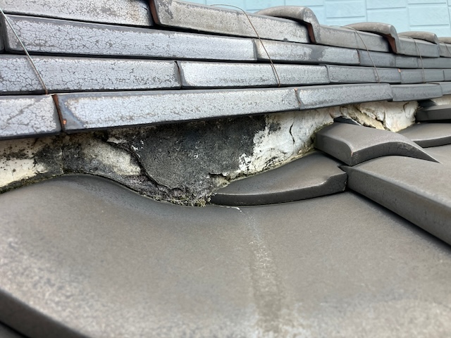 剥がれた漆喰・別箇所